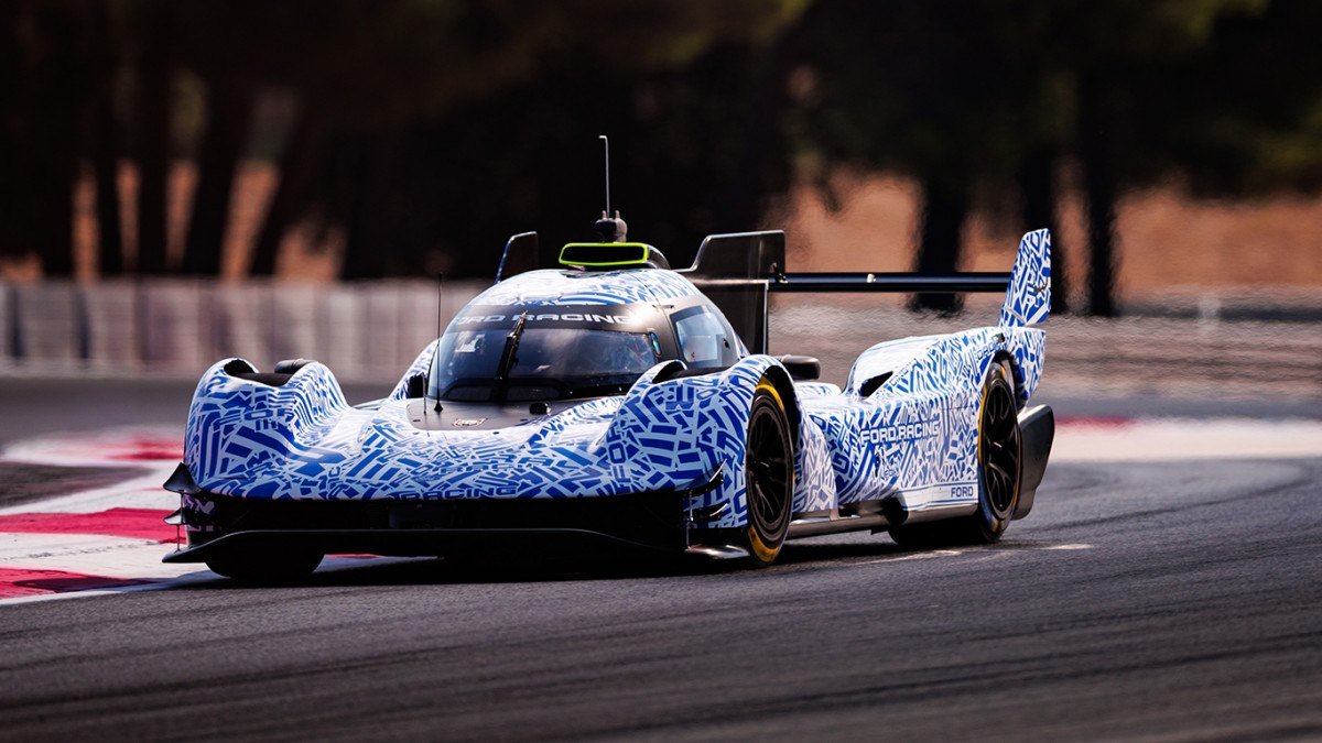 Protótipo Ford Hypercar em pista